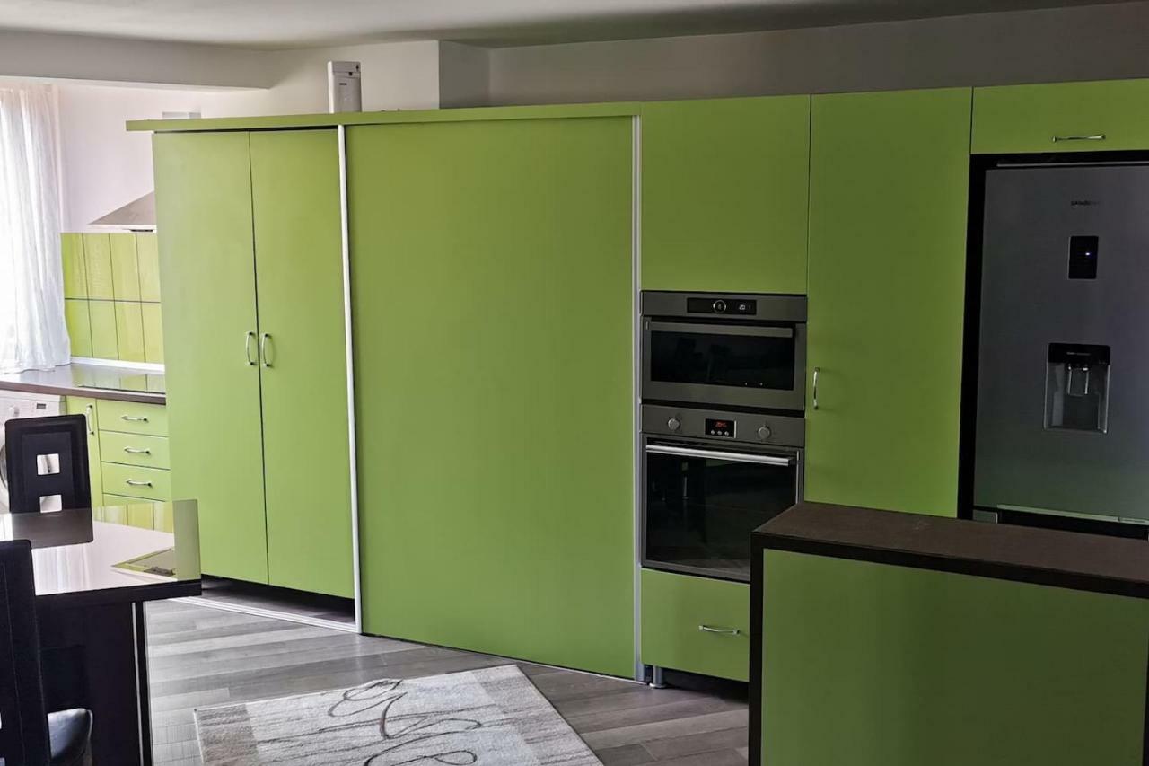 Luxury Apartment With Two Bedrooms And Large Living Room, 100 Square Meters, City Center Oradea Exteriér fotografie